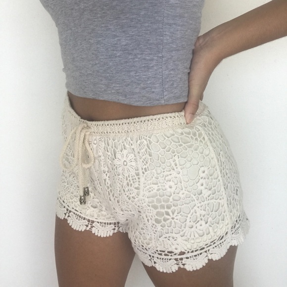 Crochet Drawsting Shorts - Picture 3 of 3